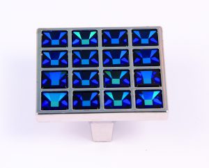 ידיות כפתור למטבח ורהיטים 24200 – 15 מ"מ כרום/קריסטל כחול